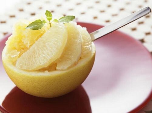秋季吃柚子的好处有哪些 冬季多吃柚子有益吗