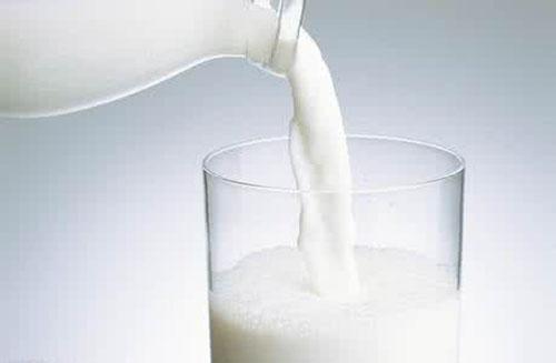 牛奶不能和什么水果一起吃 牛奶不能和什么水果一起吃?