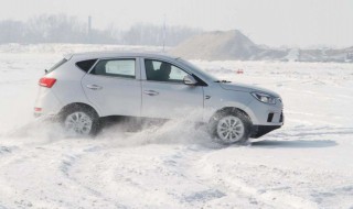 下雪天怎么开车 下雪怎么开车比较安全