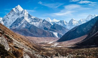 喜马拉雅山是哪两个板块挤压形成的 喜马拉雅山简单介绍