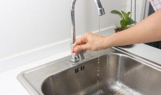 厨房水槽边缘漏水解决方法 厨房水槽边缘漏水怎么解决