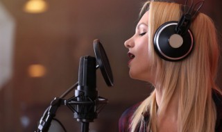 歌唱中保持气息的技巧 如何把歌唱中的气息练好