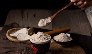 炒茯苓粉的作用及食用方法 炒茯苓粉的作用及食用方法视频