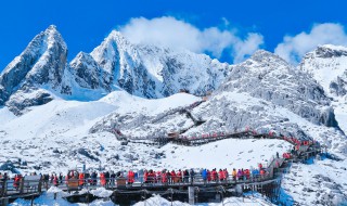 玉龙雪山的海拔是多少米（玉龙雪山的海拔是多少米多少千米）