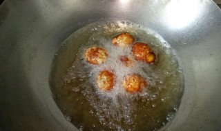 炸鸡蛋的做法简单好吃 炸鸡蛋的做法简单好吃又简单