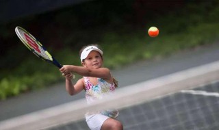 网球发球呼吸方法 网球发球如何发力