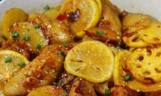 怎么做美味又简单的柠檬干锅鸡翅（干锅柠檬鸭图片）