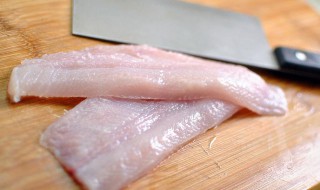 切好的生鱼怎么保存保鲜 切开的生鱼能不能过夜