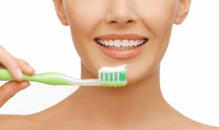 竹炭牙膏真的能把牙刷白吗 竹炭牙膏真的能刷白牙齿嘛