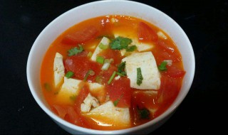 西红柿豆腐花汤的功效与作用（西红柿豆腐花汤的功效与作用是什么）