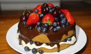 草莓和巧克力混合口味的蛋糕做法（巧克力加草莓蛋糕）