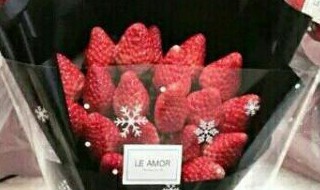 草莓花束怎么包装好看 草莓花束怎么包装好看图片