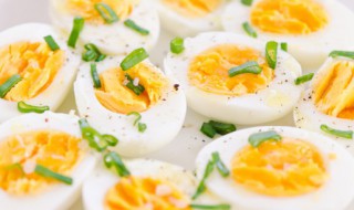 鸡蛋怎么蒸蛋黄是在中间 鸡蛋怎么蒸蛋黄是在中间的