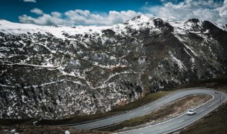 长征途中翻越的第一座大雪山是哪座山 长征途中翻越的第一座大雪山是什么山