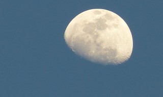 月球直径（月球直径:月地距离=太阳直径）