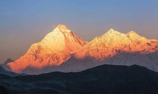 中国第一次登上珠穆朗玛峰是哪一年（中国第1次登上珠穆朗玛峰是什么时候）