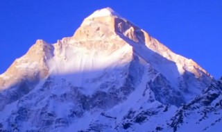 世界最高峰是哪个山峰（世界最高山峰是哪里）