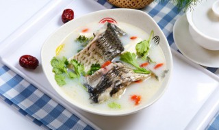 鱼高汤用什么鱼骨熬制的味最好（鱼骨可以熬高汤吗）
