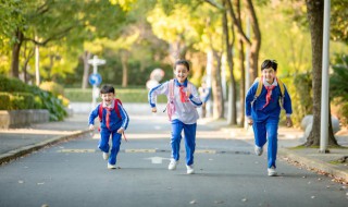 孩子十三岁叛逆怎么办 十三岁的孩子叛逆咋办