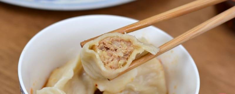 煮饺子用冷水还是热水煮多久 煮饺子用冷水还是热水煮饺子要多长时间