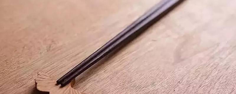 新买的筷子第一次用怎么处理（新买的筷子怎么处理不发霉）