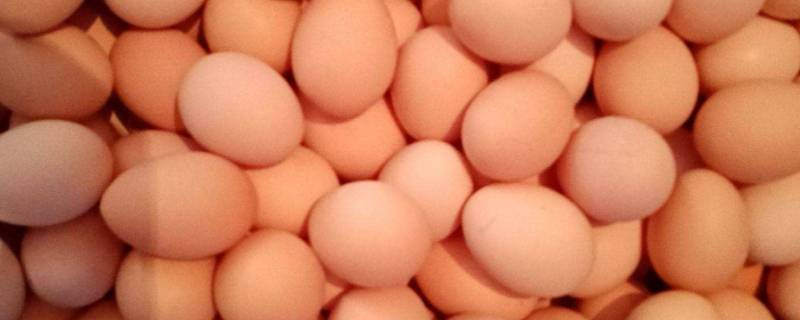 鸡蛋里面有红褐色东西是什么 鸡蛋里面褐色的东西是什么