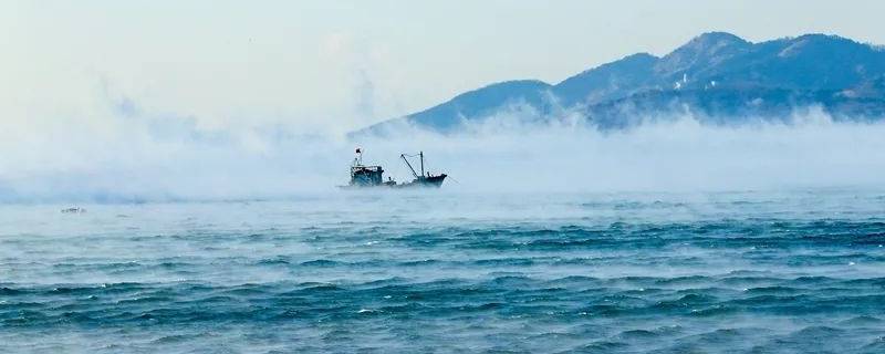 海雾发生在什么季节的上午（海雾一般发生在什么季节的上午）