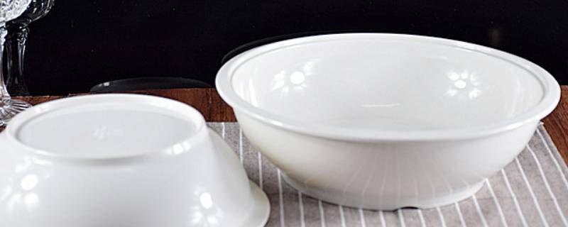 像塑料又像陶瓷的碗叫什么碗（像塑料一样的碗是什么材质）