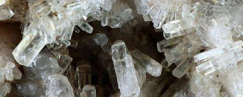 方解石晶体是正晶体吗 方解石晶体是什么