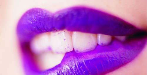嘴唇发紫是什么原因（嘴唇发紫是什么原因男怎么调理）