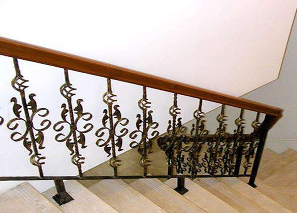 保养铁艺楼梯扶手的小诀窍有哪些 保养铁艺楼梯扶手的小诀窍有哪些呢