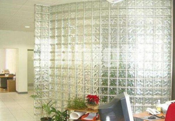 玻璃砖墙的优点解析 玻璃砖墙的优点解析论文