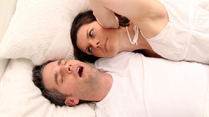 夫妻在床上不如意的原因 夫妻在床上睡觉分左右吗