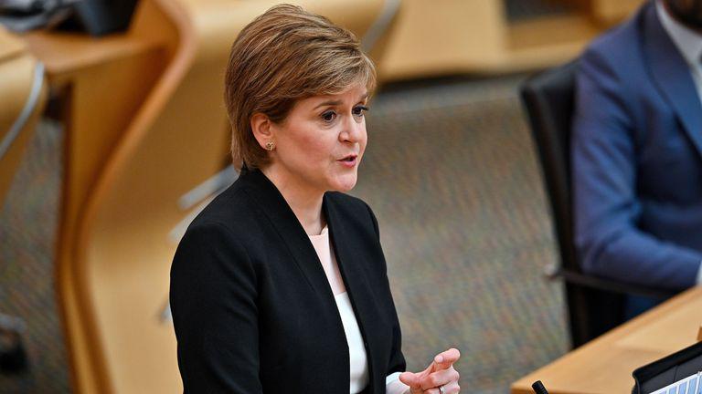 苏格兰首席部长斯特金正式宣布辞职（苏格兰首席大臣斯特金）