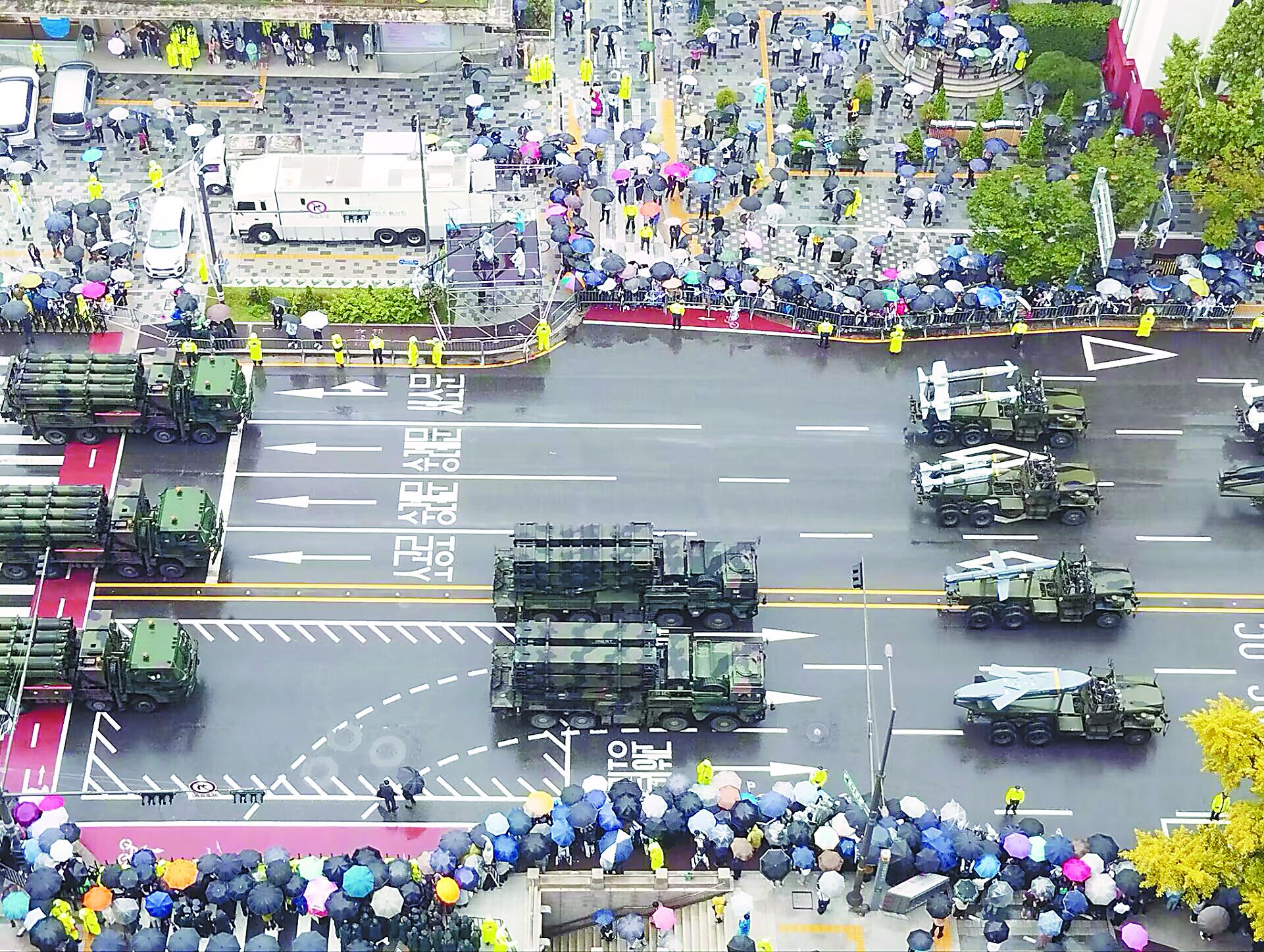 韩国高调阅兵展示“秘密武器”（韩国 阅兵）