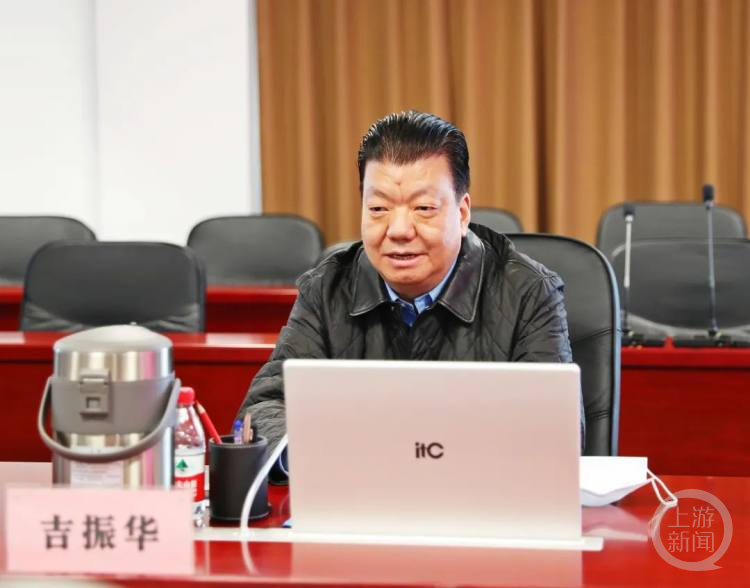一个金矿的两个老板就送了1800万元，孟津县委原书记吉振华受贿超两千万获刑11年