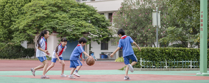 儿童打篮球的好处 孩子学篮球的好处