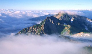 会当凌绝顶一览众山小写的是哪座山（杜甫的会当凌绝顶一览众山小写的是哪座山）