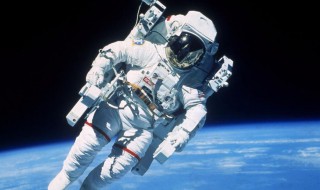 人类宇航员第一次太空漫步是哪一年（宇航员第一次太空漫步时间）