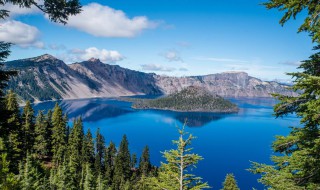 火山口湖是怎么形成的 火山口湖是怎么形成的简答