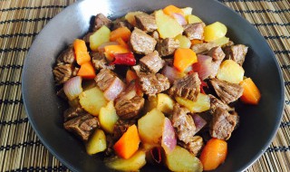 土豆炖牛肉 土豆炖牛肉怎么炖好吃又烂的家常做法