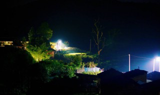 赞美农村夜景的短句（赞美农村夜景色优美的句子）