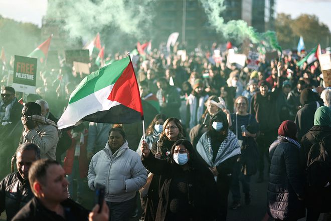外媒：约30万人在伦敦参加支持巴勒斯坦游行，英首相谴责“亲哈马斯者”